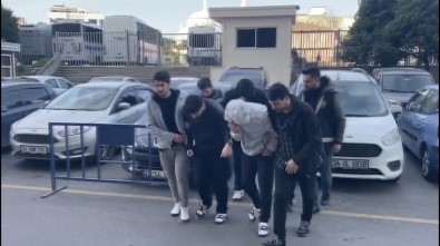 Istanbul'da 'Kara' Lakapli Torbaci Baskinla Yakalandi Açiklamasi Yarim Milyonluk Uyusturucu Çikti