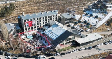 Palandöken'in Yeni Yildizi Açiklamasi Snowdora Kayak Oteli