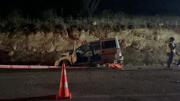 Gaziantep'te feci kaza! 3 araç birbirine girdi: Ölü ve yaralılar var