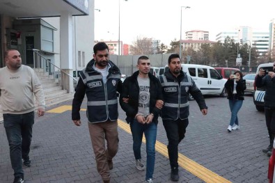 11 Yil Hapis Cezasi Bulunan Hirsiz Açiklamasi 'Cezamin Üstüne Katlamaya Çalisiyorum, 30'U Tamamlayacagim'