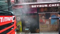 Beyoglu'nda Çati Yangini Panige Neden Oldu