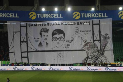 Rizespor'dan Sampiyonluk Koreografisi