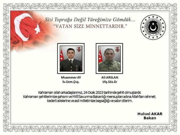 Milli Savunma Bakanı Akar'dan trafik kazasında şehit olan 2 asker için başsağlığı mesajı