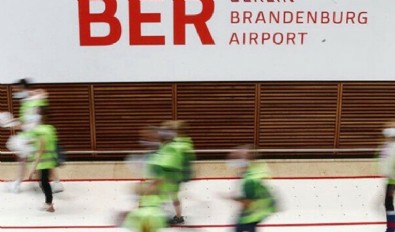 Almanya'da havaalanı çalışanlarının grev kararı hayatı felç etti