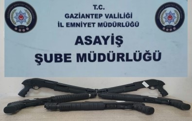 Durdurulan Araçtan 5 Adet Pompali Tüfek Çikti