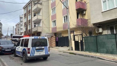 Elektrik Kontagindan Yangin Çikti, 2 Kisi Dumandan Etkilendi
