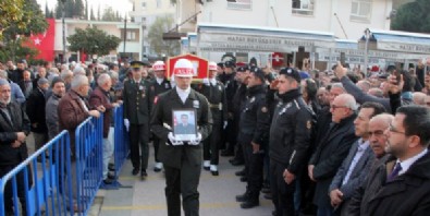 Hatay şehidini dualarla uğurladı