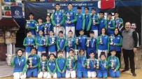 Çayirova Belediyesi Karate Takimi Kupa Ve Madalyalari Topladi