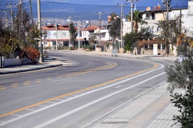 Mersin Büyüksehir Belediyesinin Yol Çalismalari Sürüyor