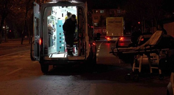 İhbardan dönen polisler buldu: Park halindeki araçta şüpheli ölüm