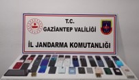 Gaziantep'te 194 Adet Kaçak Cep Telefonu Ile 115 Litre Kaçak Alkol Ele Geçirildi