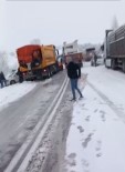 Kütahya'da Kar Yagisi Etkili Oldu, Trafikte Aksamalar Yasandi