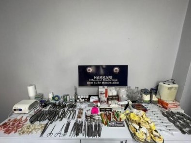 Yüksekova'da Ruhsatsiz Dis Klinigine Operasyon Açiklamasi 2 Gözalti