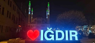 Iran'daki 5.8 Büyüklügünde Deprem Igdir'da Da Hissedildi