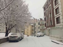 Tunceli'de Özlenen Kar Yagisi Basladi