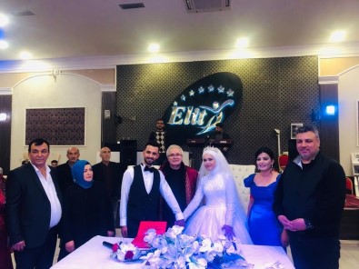 Isitme Engelli Çift Mutluluga Isaret Diliyle ?Evet? Dedi