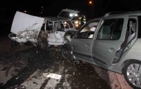 Otomobiller Kafa Kafaya Çarpisti Açiklamasi 5 Yarali