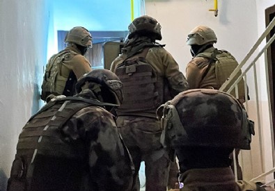 Mersin'de 250 polisle şafak operasyonu: 14 adres eş zamanlı basıldı