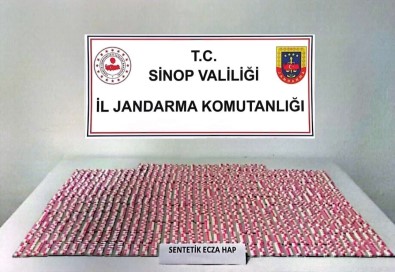 Çalistigi Otobüsle Uyusturucu Hap Getiren Muavin Ve Arkadasi Tutuklandi