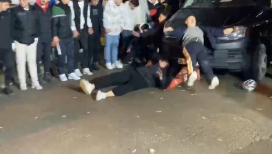 Çekmeköy'de Halay Çekenlerin Arasina Minibüsün Daldigi Anlar Kamerada