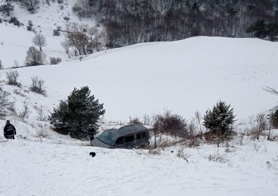 Kar Yagisi Ve Buzlanma Kazaya Neden Oldu Açiklamasi 1 Ölü, 3 Yarali