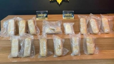 Şanlıurfa'da uyuşturucu aracın deposundan çıktı