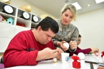 Tuzla Belediyesi Engelsiz Yasam Merkezi'nde Egitimler Aile Sicakliginda Devam Ediyor
