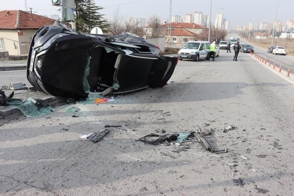 Kayseri'de feci kaza! 4 kişi yaralandı