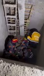 Avcilar'da Asansör Bosluguna Düsen Adam Böyle Kurtarildi