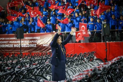 Gaziantep'te Bin 500 Lisansli Sporcuya Bisiklet Dagitildi