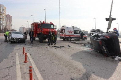 Kayseri'de feci kaza! 4 kişi yaralandı