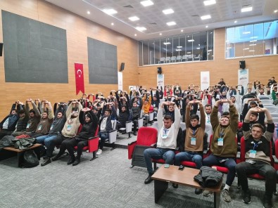 Rektör Türkmen 7. Tematik Kis Kampinda 'Yurt-Time Spor' Projesini Anlatti