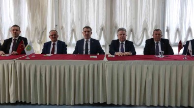 Dünyada Ayçiçegi Üretim Alanlari Düserken, Türkiye'de Yüzde 10 Ile 15 Arasinda Artti