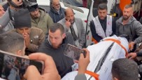 Naaşlarından korkup iki yıl tutsak ettiler: Filistinli iki şehidin cenazesi ailesine teslim edildi
