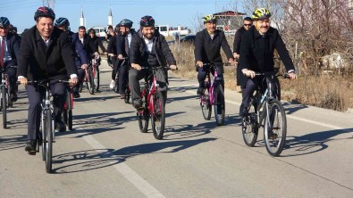 Usak Protokolü Farkindalik Için Bisiklet Sürdü