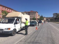 Emet'te Geçen Yil 17 Bin 684 Sahis Ve 15 Bin 536 Araç Sorgulandi