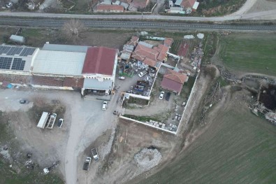 Fikra Gibi Olay Açiklamasi Bos Arazilere Bina Insa Eden Yasli Kadin, Senelerce Kira Tahsilati Yapti