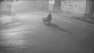 Hirsizlar Bozuk Ve Hurda Malzemelere Dokunmayip 250 Bin Liralik Ürünü Çaldi