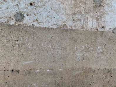 Tarihi Külliyenin Duvarlarina Büyük Saygisizlik