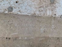 Tarihi Külliyenin Duvarlarina Büyük Saygisizlik