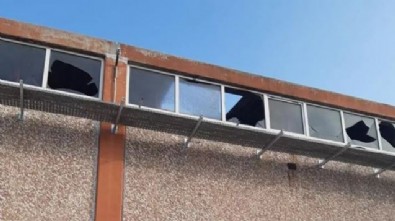 İzmir'de boya fabrikasında patlama: Yaralılar var