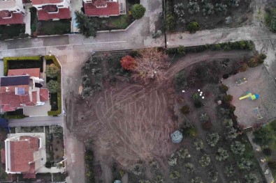 Minik Batu'nun Oyuncak Arabaya Yaprak Toplamak Isterken Kuyuya Düstügü Ortaya Çikti