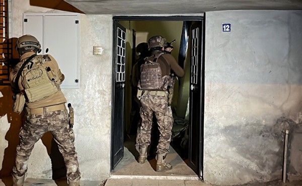 Mersin’de PKK/KCK’ya gece operasyonu: Eylem hazırlığı yapıyorlardı