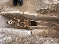 Aydin'da Yaklasik 8 Asirlik Kadin Iskeleti Bulundu