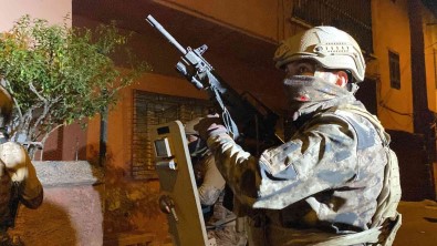 Mersin'de Asayis Operasyonu Açiklamasi 25 Gözalti Karari