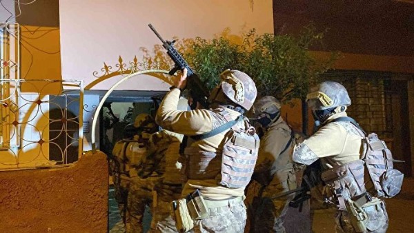 Mersin'de 210 polisle drone destekli şafak operasyonu: 25 zanlı aranıyor
