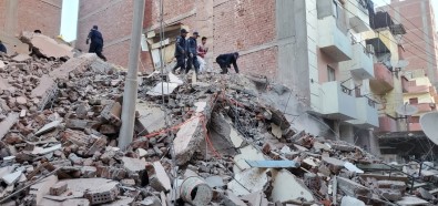 Misir'da 5 Katli Bina Çöktü Açiklamasi 4 Ölü