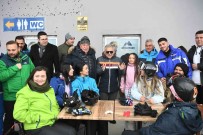 Baskan Büyükkiliç, Yerli Ve Yabanci Turistlerle Erciyes'te Bulustu