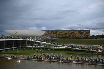 Brezilya, ABD'den Bolsonaro'nun Iadesiyle Ilgili Resmi Talepte Bulunmamis
