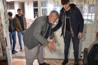 Çeyrek Asirlik Berber, 3 Yildir Engelli Ve Yasli Vatandaslara Ücretsiz Hizmet Veriyor